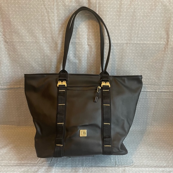 Db Other - D_b_ Douchebags Essential Tote 25L Limited Edition Black/Gold